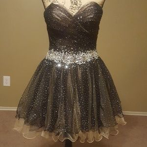 🔥FLASH SALE🔥Vienna dress w/sequins & beads Sz 10